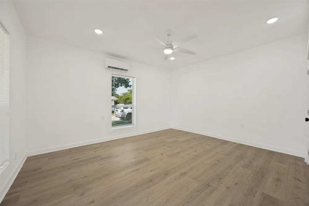 404 S Pearl Street Trenton, TX 75490