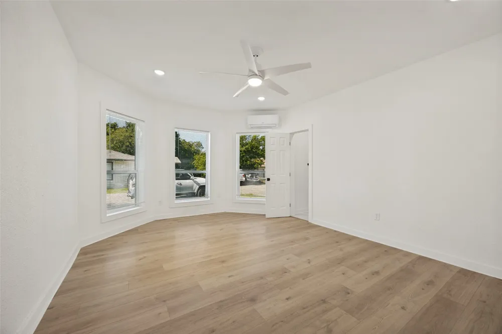 404 S Pearl Street Trenton, TX 75490