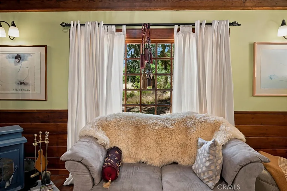 15590 Mesa Cobb, CA 95426