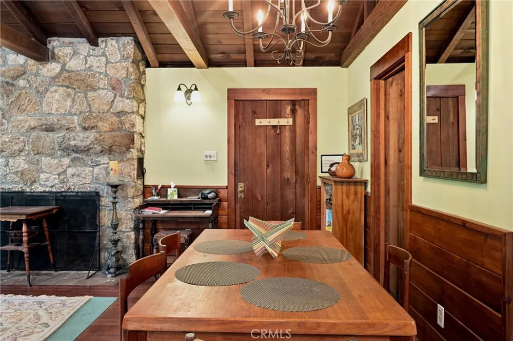 15590 Mesa Cobb, CA 95426