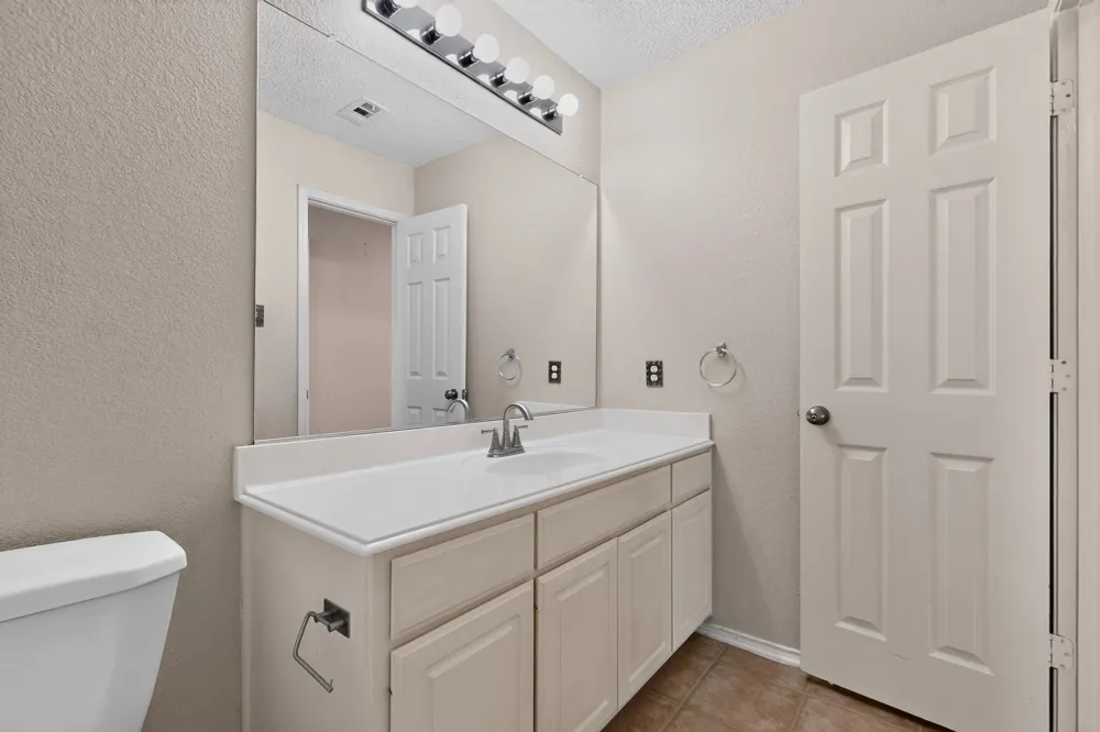 10201 Max Lane Frisco, TX 75035