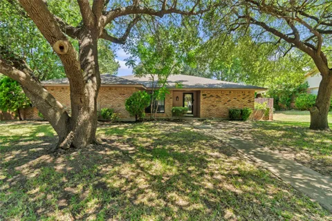 801 Waynelee Drive