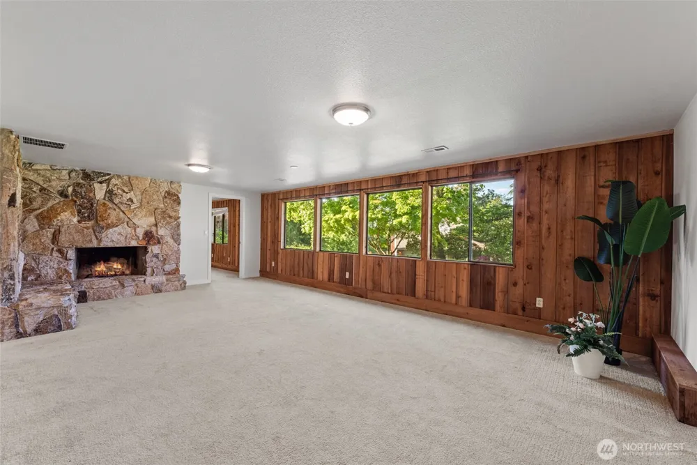 14910 SE 49th Street Bellevue, WA 98006
