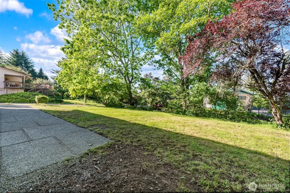 14910 SE 49th Street Bellevue, WA 98006