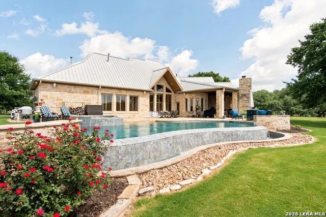 1025 Horse Lane Weimar, TX 78962