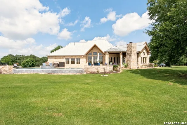 1025 Horse Lane Weimar, TX 78962
