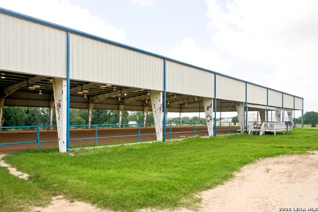 1025 Horse Lane Weimar, TX 78962