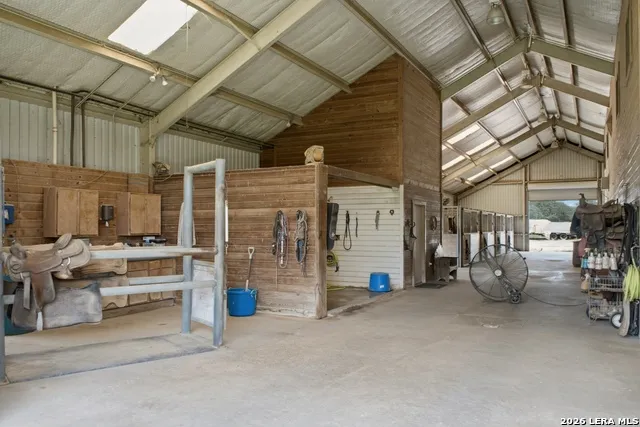 1025 Horse Lane Weimar, TX 78962