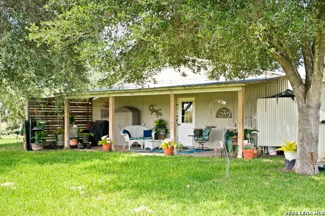 1025 Horse Lane Weimar, TX 78962