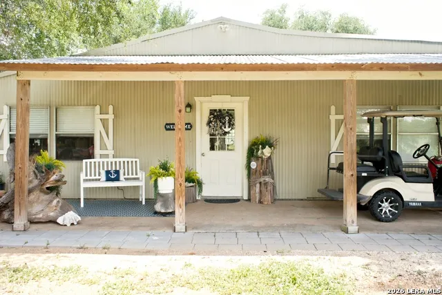 1025 Horse Lane Weimar, TX 78962