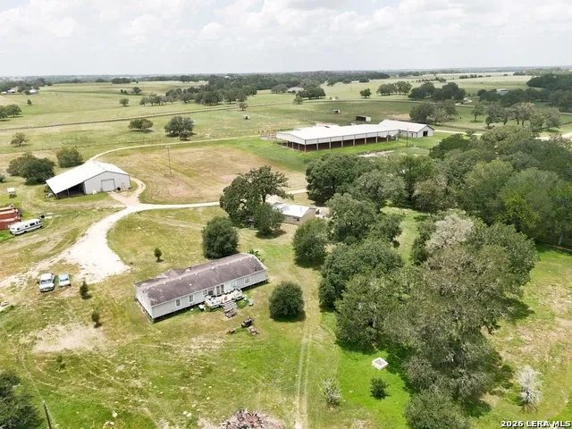 1025 Horse Lane Weimar, TX 78962