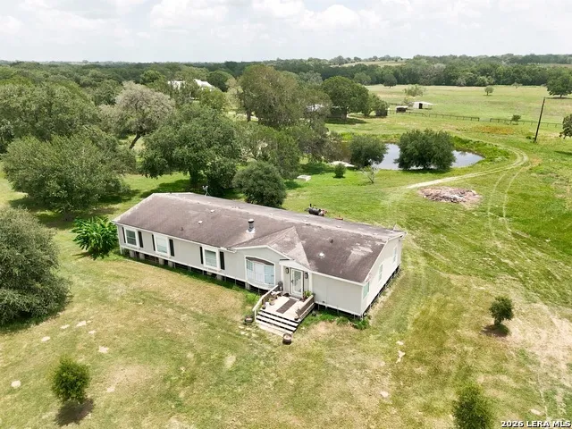 1025 Horse Lane Weimar, TX 78962