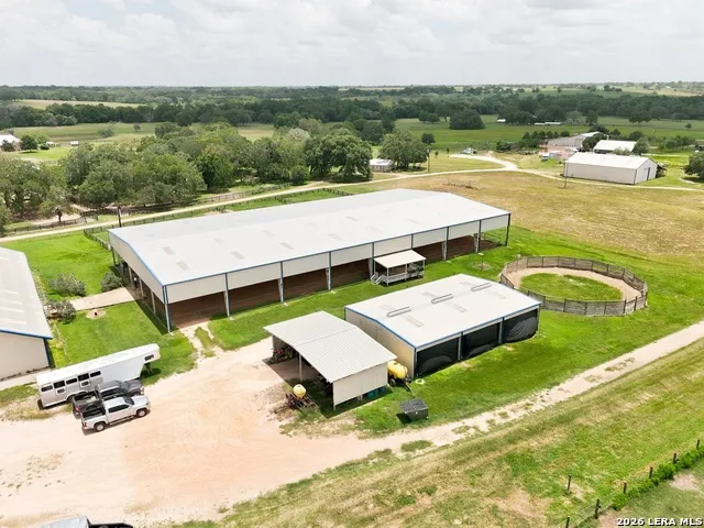 1025 Horse Lane Weimar, TX 78962