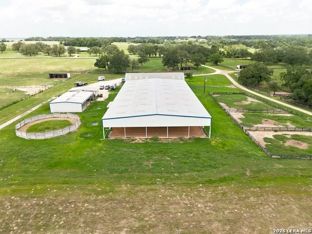1025 Horse Lane Weimar, TX 78962