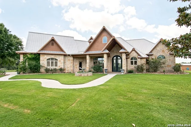 1025 Horse Lane Weimar, TX 78962