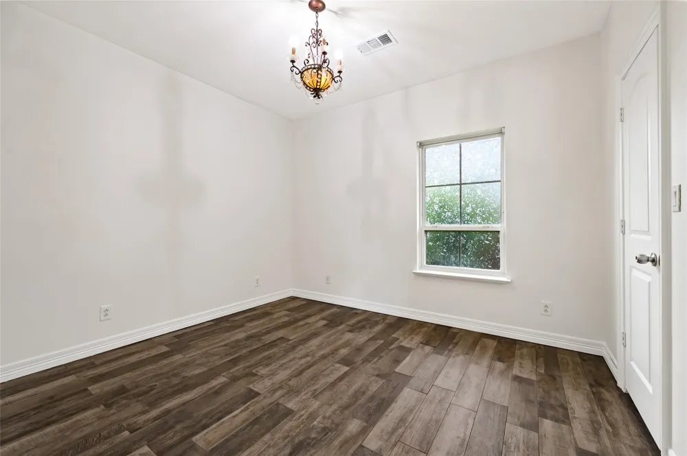104 Mockingbird Lane Bridge City, TX 77611