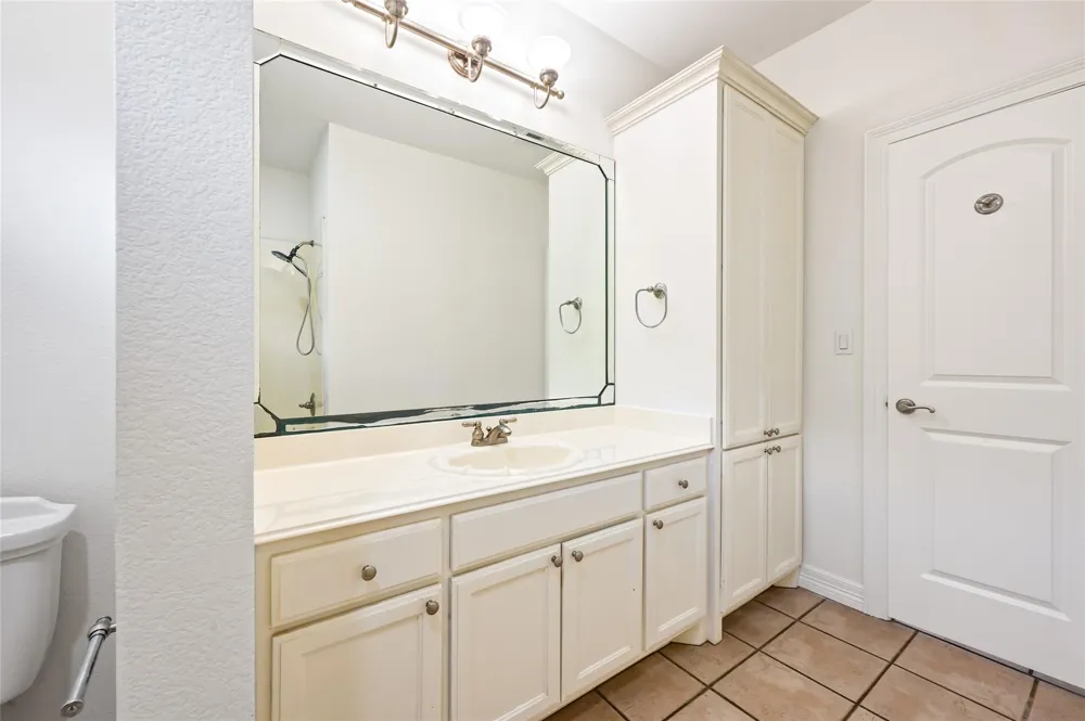 104 Mockingbird Lane Bridge City, TX 77611