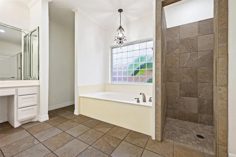 104 Mockingbird Lane Bridge City, TX 77611