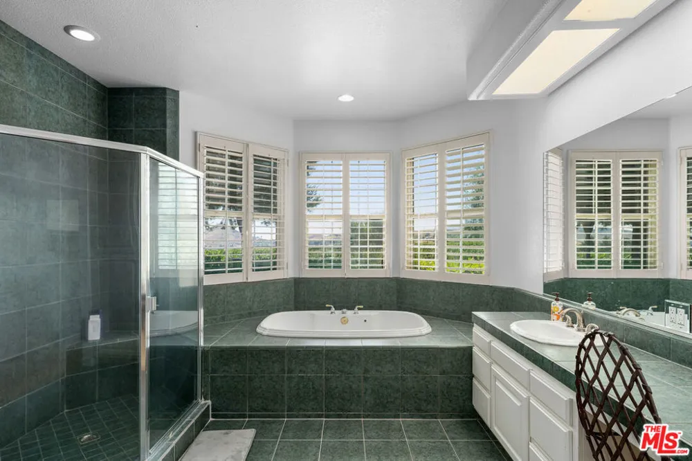 9640 Sierra Highway Santa Clarita, CA 91390