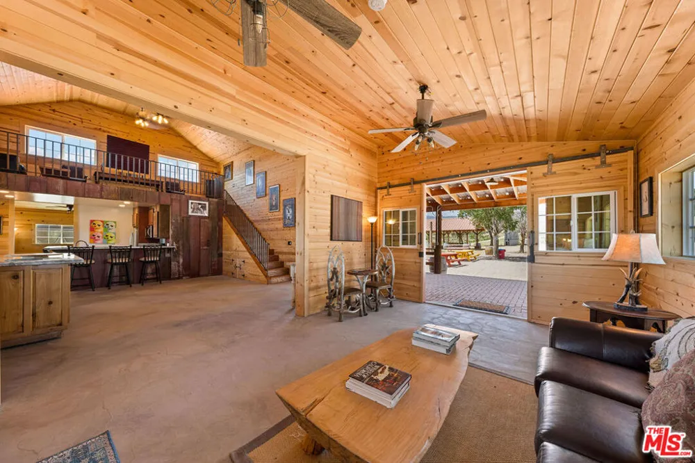 9640 Sierra Highway Santa Clarita, CA 91390