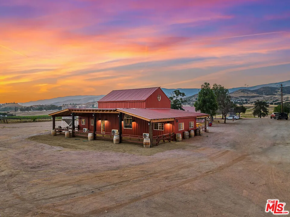 9640 Sierra Highway Santa Clarita, CA 91390