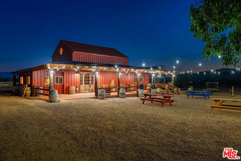 9640 Sierra Highway Santa Clarita, CA 91390