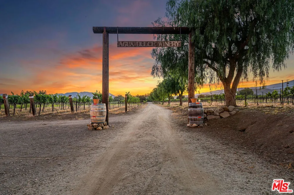 9640 Sierra Highway Santa Clarita, CA 91390