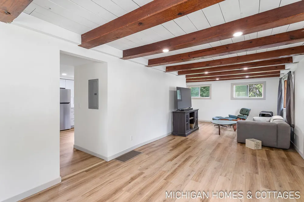 752 Jordan Lake Avenue Lake Odessa Village, MI 48849
