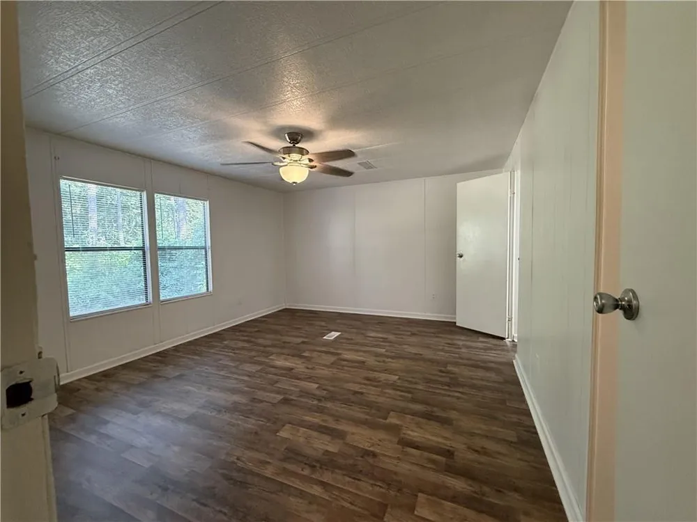 143 Whitley Drive Warner Robins, GA 31093