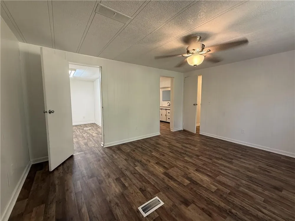143 Whitley Drive Warner Robins, GA 31093
