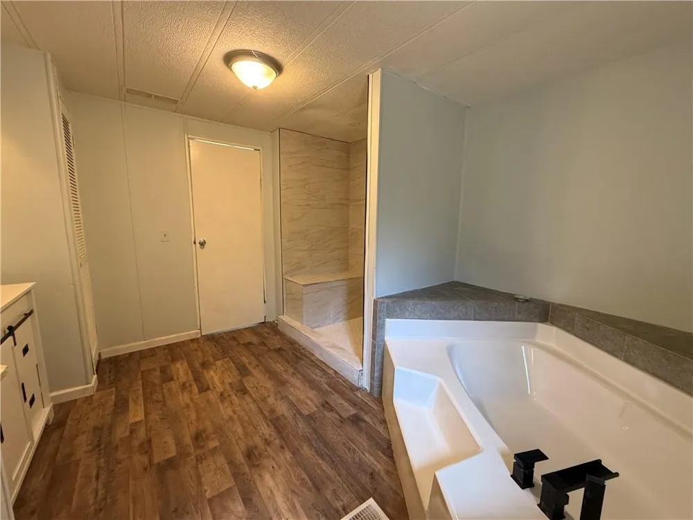 143 Whitley Drive Warner Robins, GA 31093
