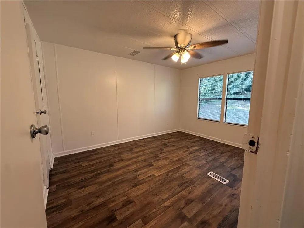 143 Whitley Drive Warner Robins, GA 31093