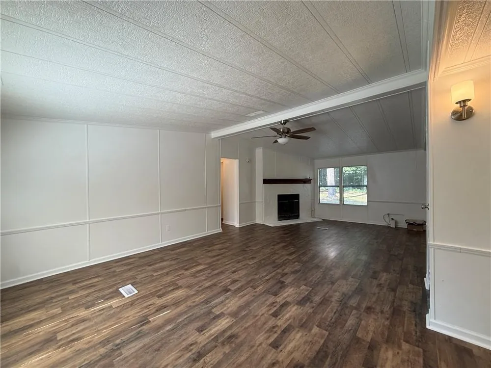 143 Whitley Drive Warner Robins, GA 31093