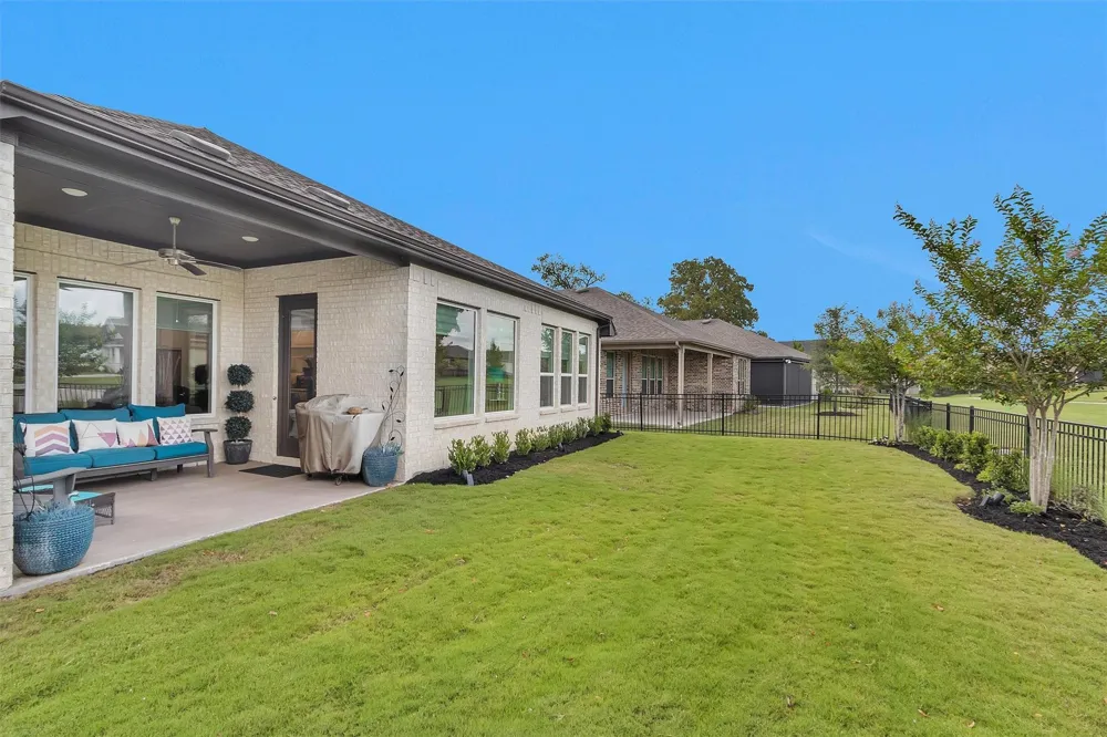 10061 Lehman Drive Willis, TX 77318