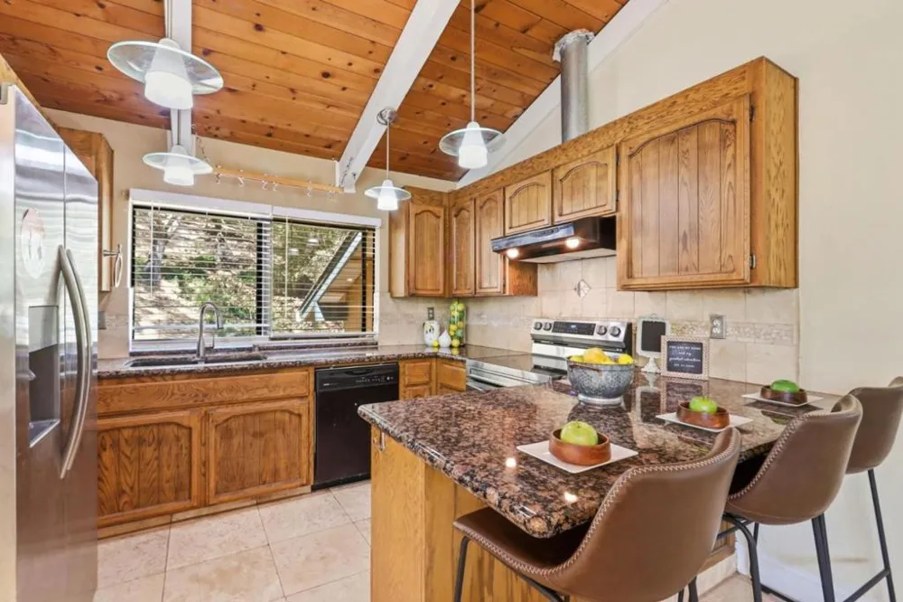 17076 Shady Lane Drive Morgan Hill, CA 95037