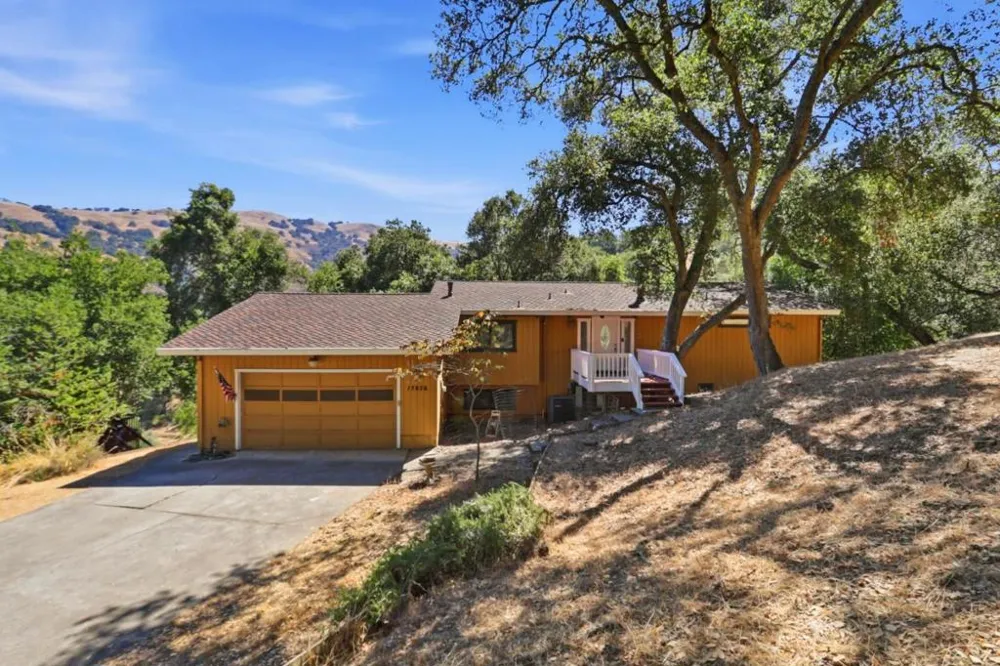 17076 Shady Lane Drive Morgan Hill, CA 95037