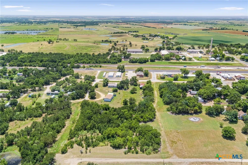 24485 E Avenue C Buckholts, TX 76518