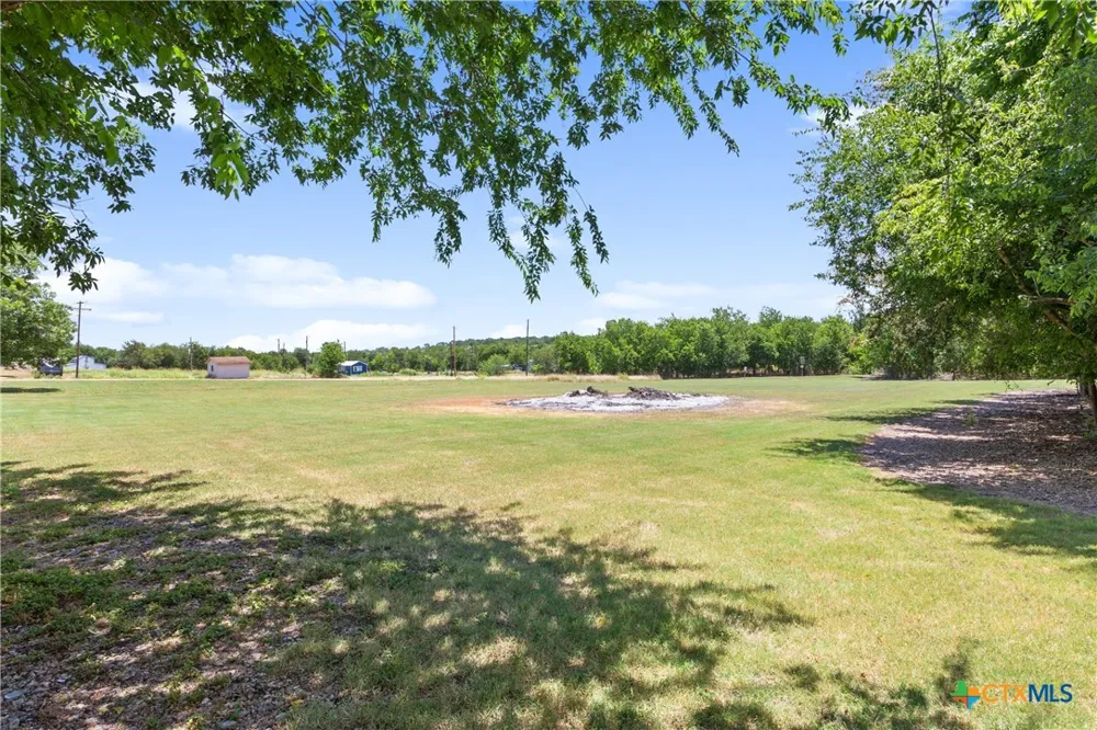 22712 12th Street Buckholts, TX 76518