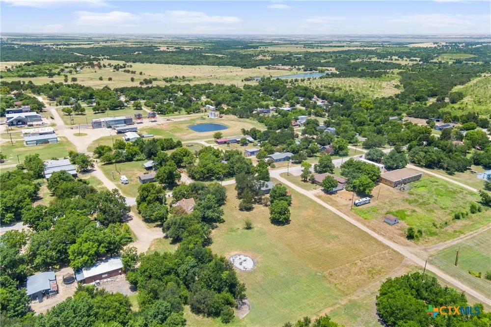 22712 12th Street Buckholts, TX 76518