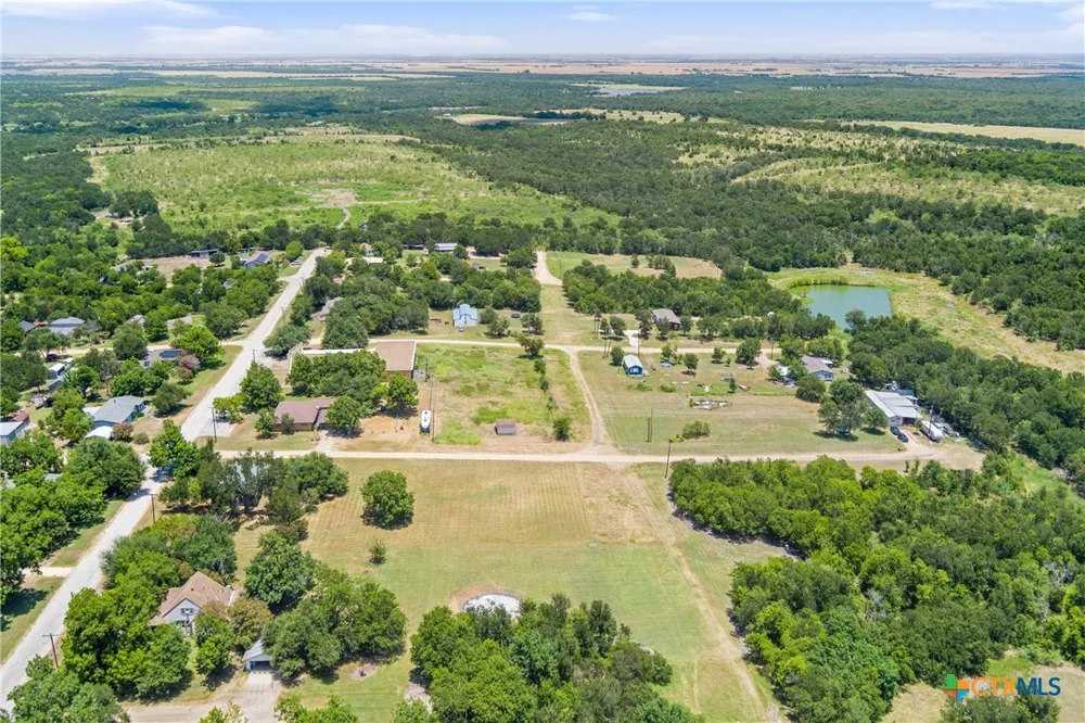 22712 12th Street Buckholts, TX 76518