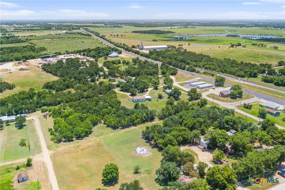 22712 12th Street Buckholts, TX 76518