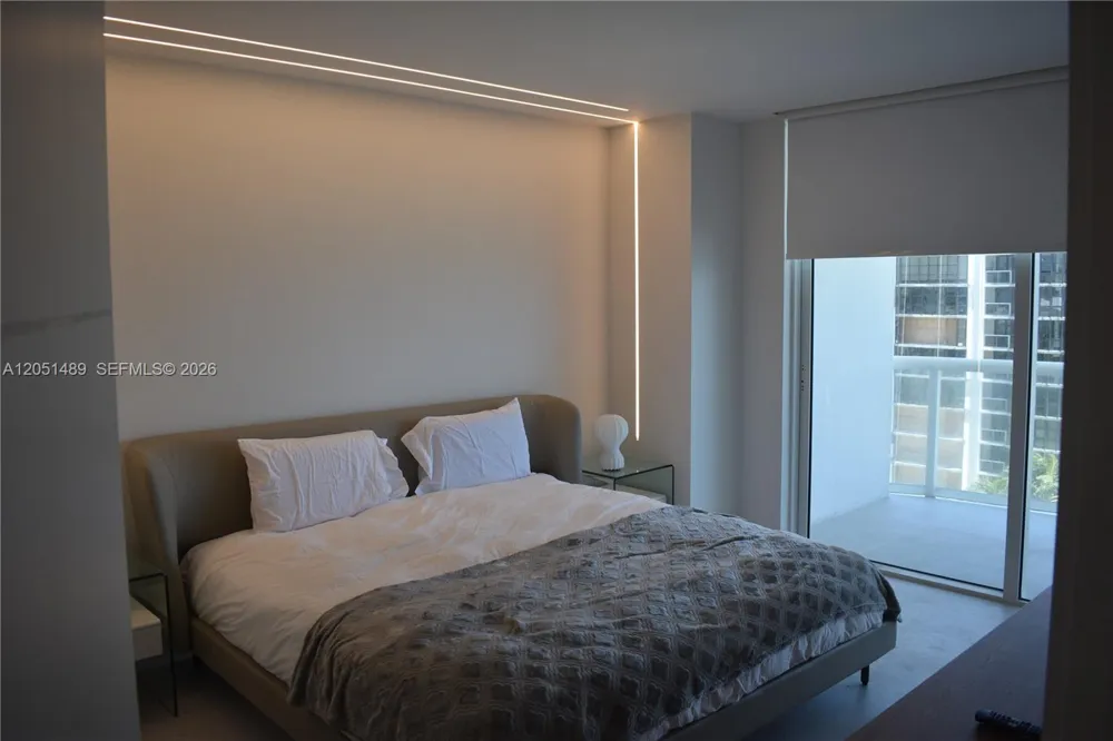 6365 Collins Ave #1211 Miami Beach, FL 33141