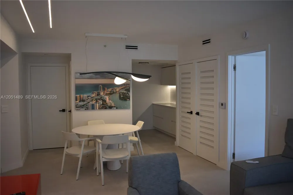 6365 Collins Ave #1211 Miami Beach, FL 33141