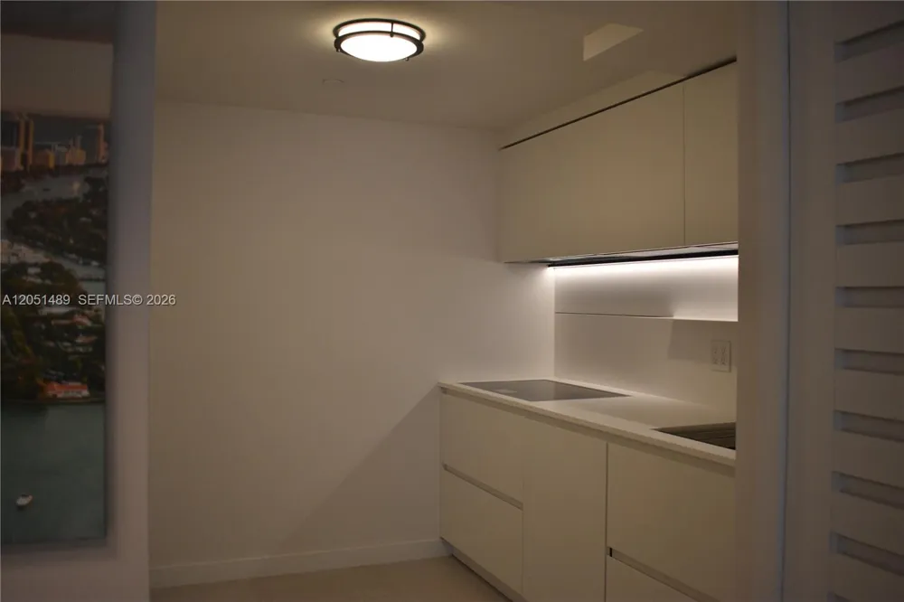 6365 Collins Ave #1211 Miami Beach, FL 33141
