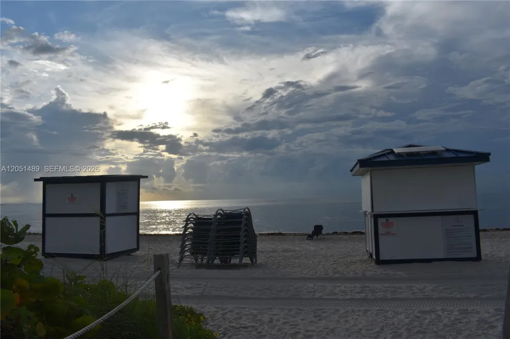 6365 Collins Ave #1211 Miami Beach, FL 33141