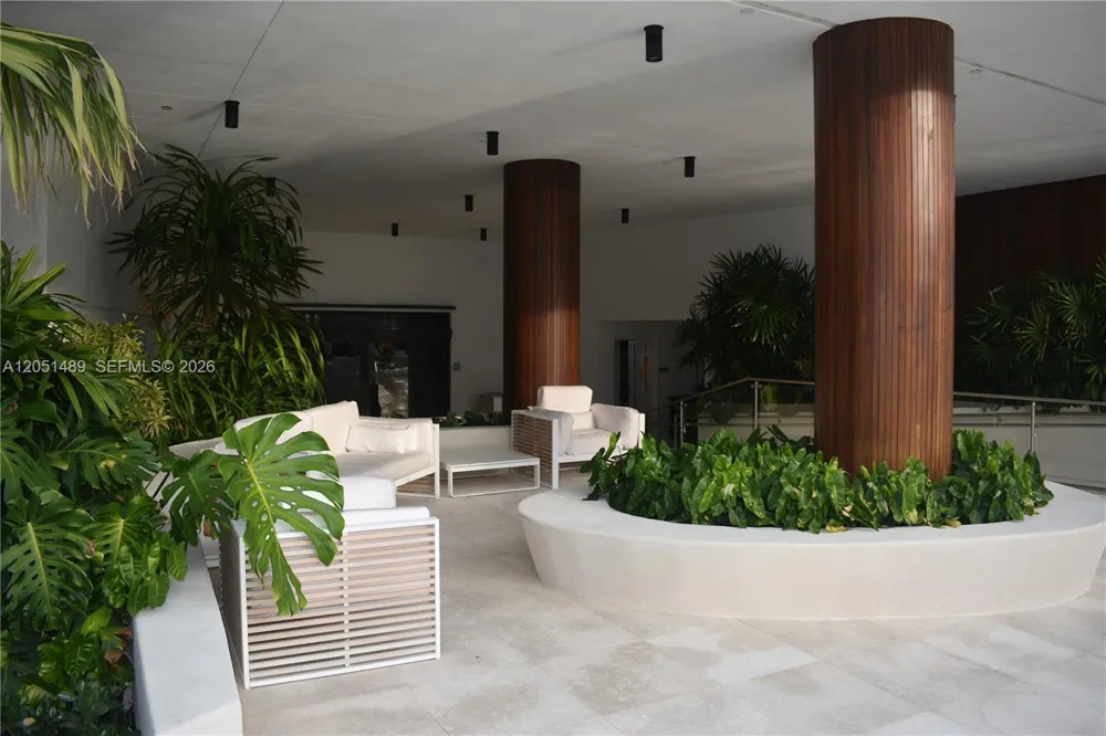 6365 Collins Ave #1211 Miami Beach, FL 33141