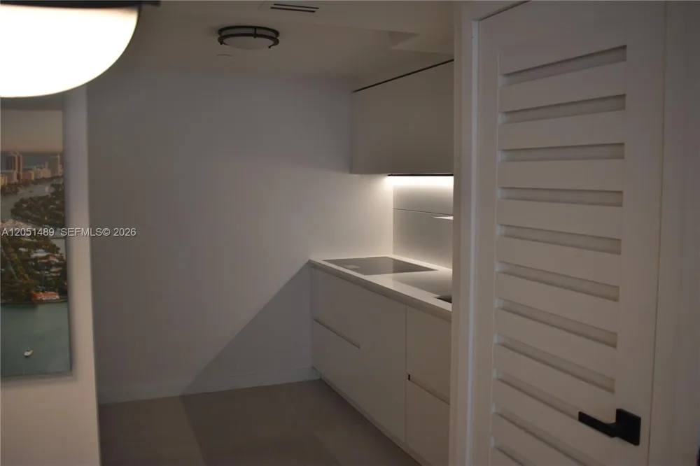 6365 Collins Ave #1211 Miami Beach, FL 33141
