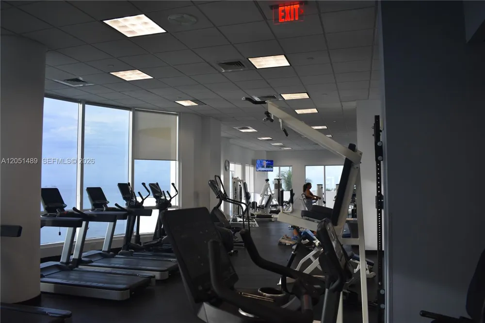 6365 Collins Ave #1211 Miami Beach, FL 33141