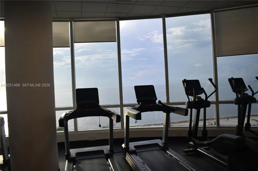 6365 Collins Ave #1211 Miami Beach, FL 33141