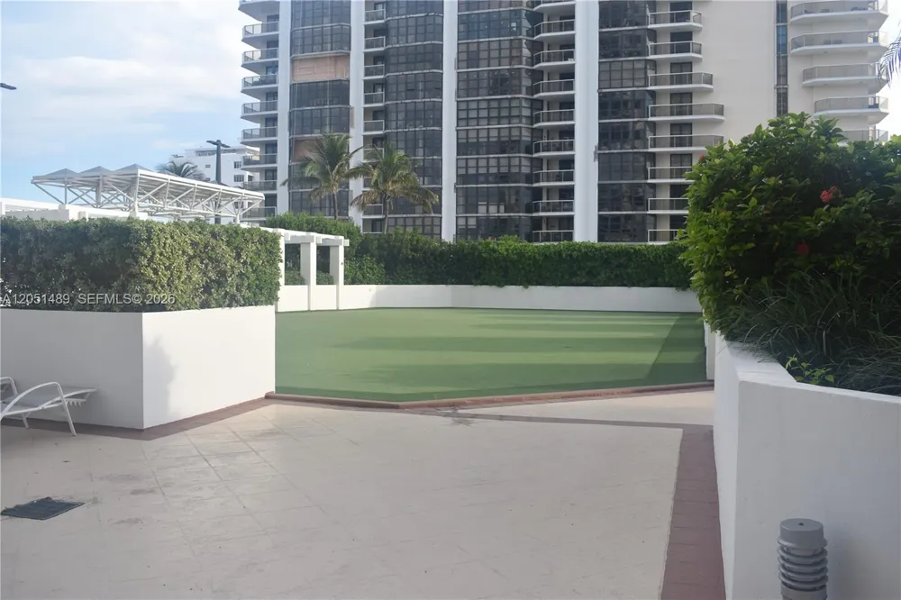 6365 Collins Ave #1211 Miami Beach, FL 33141